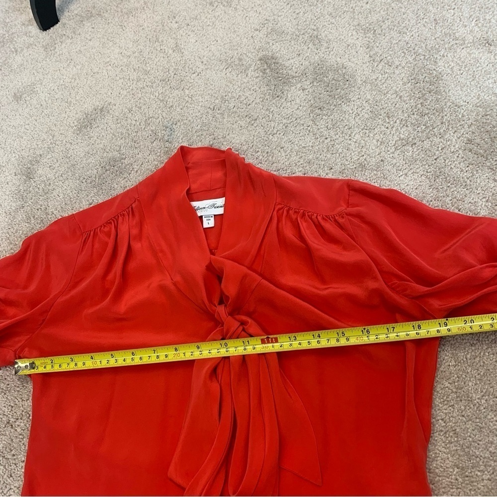 Fifteen Twenty blood orange red tie neck 100% silk blouse Sz L - Picture 10 of 11